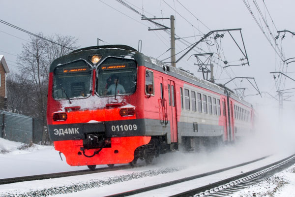 С 1 апреля исчезнут больше 10 электричек: жители посёлка останутся отрезанными от целого города | Гендиректор Свердловской пригородной компании сообщил об отмене более десяти электричек