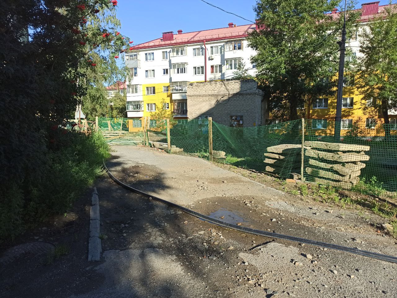 ГИБДД Первоуральска изучает ситуацию с пешеходной дорожкой, по которой начал ездить транспорт