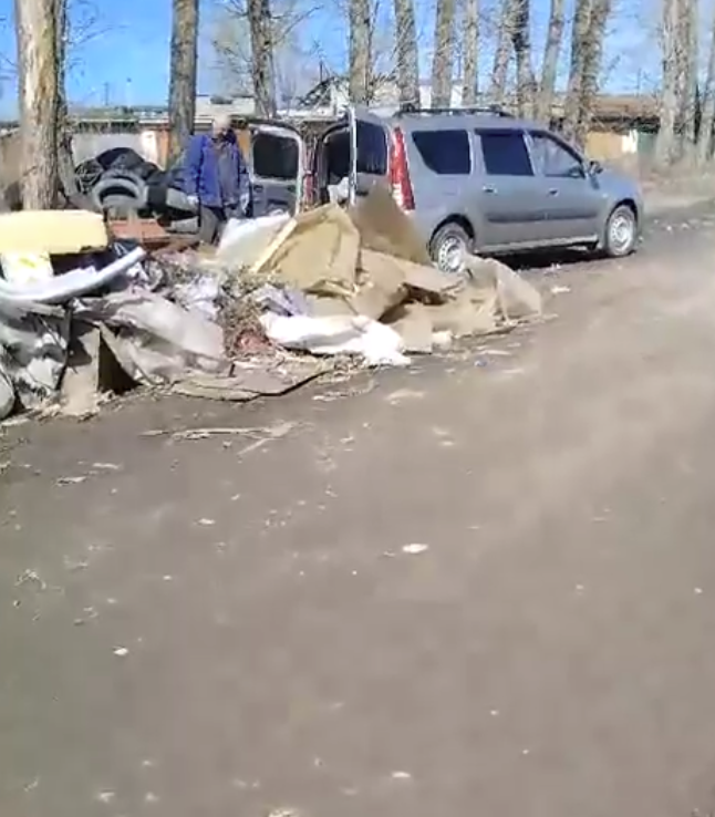 Первоуральцы жалуются на несанкционированные свалки | Экологический беспорядок в Первомайковом районе города Первоуральска