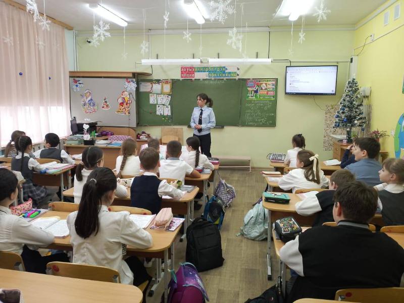 Школьникам Первоуральска рассказали о правилах поведения на горке | ГАИ Первоуральска провела беседу со школьниками о безопасном поведении на горке Школьникам Первоуральска рассказали о правилах поведения на горке | ГАИ Первоуральска провела беседу со школьниками о безопасном поведении на горке