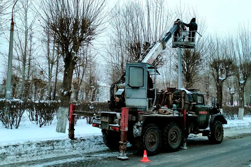 Первоуральцы раскритиковали новые светильники на улице Папанинцев