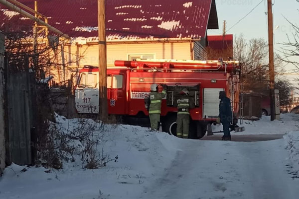 Накануне в поселке под Первоуральском сгорели дом и баня