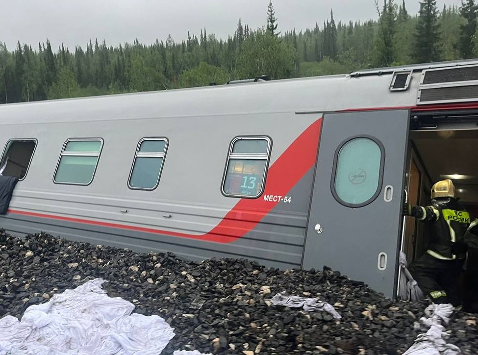 В Республике Коми произошла крупная ж/д авария — один человек погиб, десятки пострадали | СКР: в Республике Коми на месте крупной железнодорожной аварии нашли тело мужчины В Республике Коми произошла крупная ж/д авария — один человек погиб, десятки пострадали | СКР: в Республике Коми на месте крупной железнодорожной аварии нашли тело мужчины