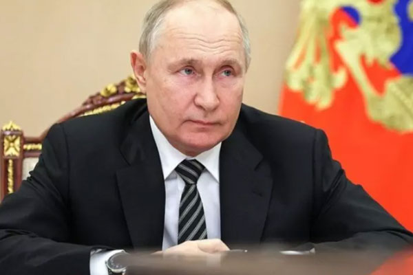 Президент РФ Владимир Путин поздравил россиян с Рождеством | Владимир Путин отметил роль РПЦ в единении народа 