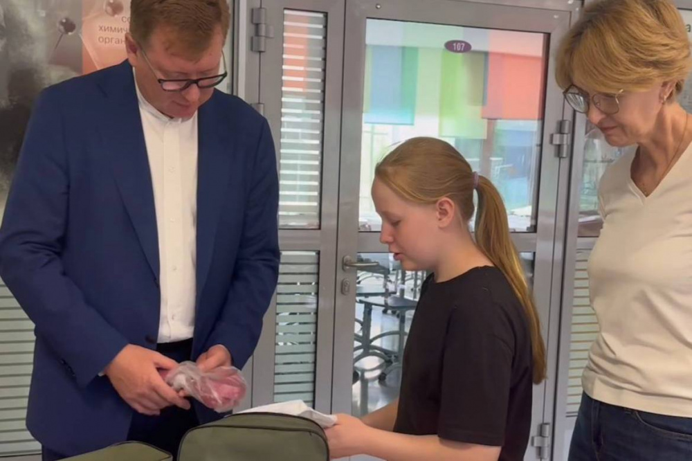 Глава Первоуральска Игорь Кабец посетил лицей, где работает летний лагерь дневного пребывания | На Урале в лагере дневного пребывания дети осваивают навыки первой помощи