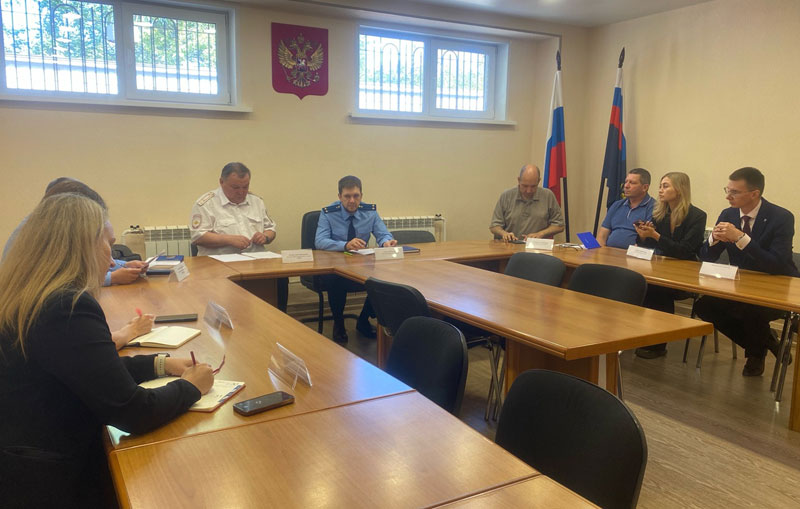 Межведомственное совещание в Первоуральске: борьба с мошенничеством через банковские карты и интернет | В Первоуральске правоохранители и банки объединились против дистанционных мошенников Межведомственное совещание в Первоуральске: борьба с мошенничеством через банковские карты и интернет | В Первоуральске правоохранители и банки объединились против дистанционных мошенников