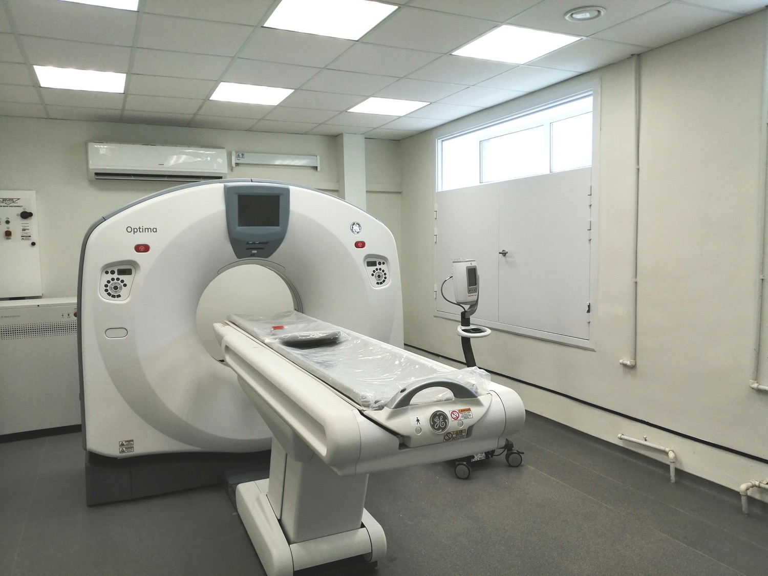 В больнице Первоуральска установили новый томограф В больнице Первоуральска установили новый томограф