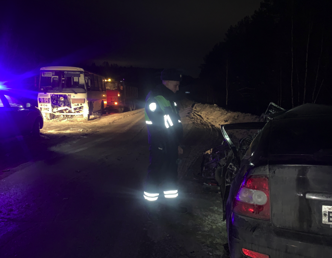 Под Первоуральском столкнулся автобус и легковушка. Есть пострадавшие Под Первоуральском столкнулся автобус и легковушка. Есть пострадавшие