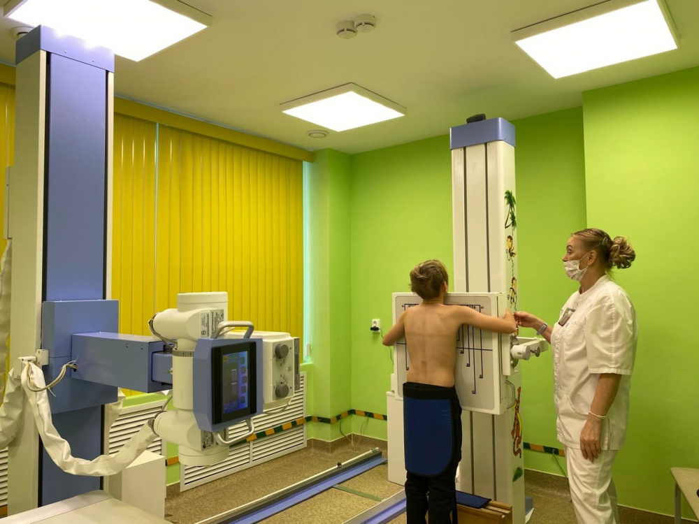 В детской больнице Первоуральска заработал новый рентгеновский комплекс за 19 миллионов рублей | На Урале установили новый цифровой рентгеновский комплекс