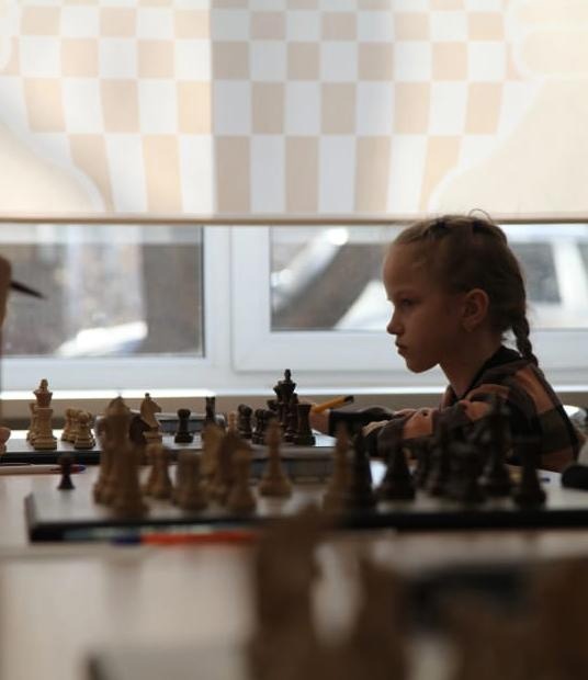 Девочка из Первоуральска представит Урал на первенстве России по шахматам Девочка из Первоуральска представит Урал на первенстве России по шахматам