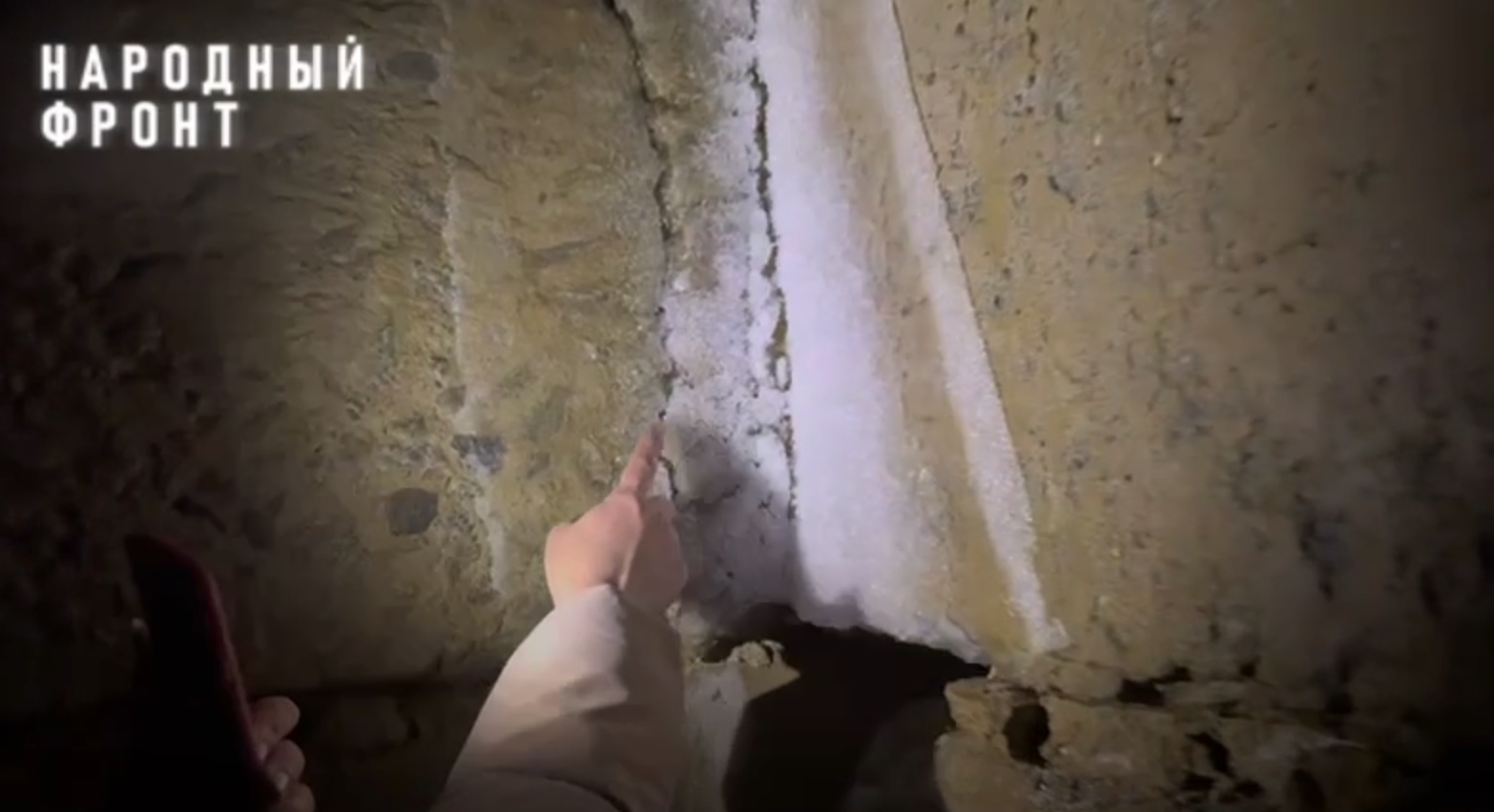 Многодетная семья из Свердловской области два года скитается по съемным квартирам