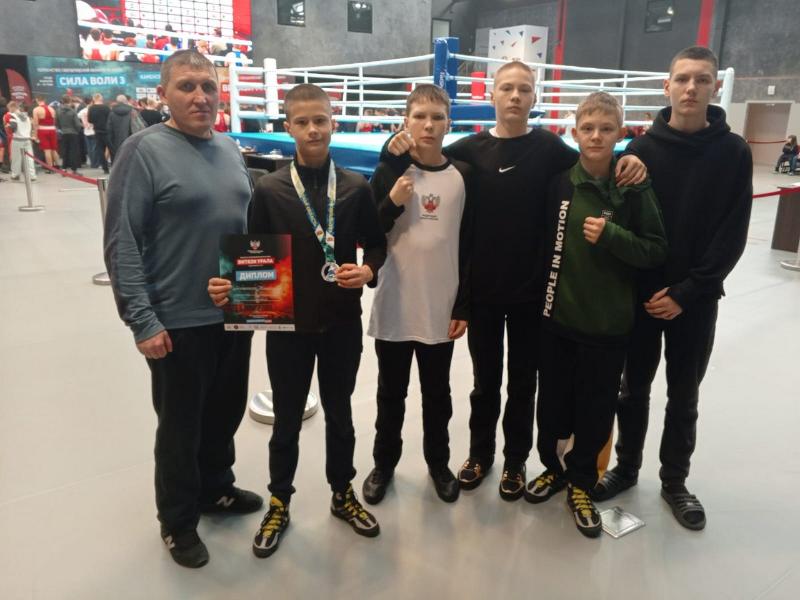 Первоуральский боксер взял «серебро» на первенстве Свердловской области | Спортсмен из Первоуральска взял «серебро» на областном первенстве по боксу