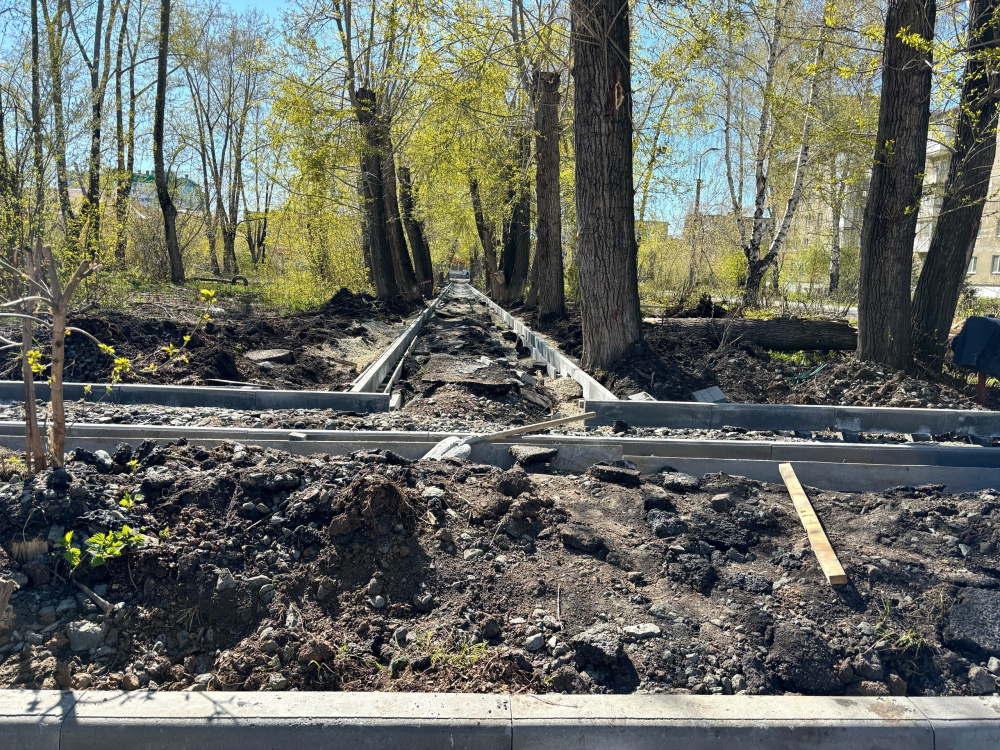 Глава Первоуральска проверил ход дорожных работ в микрорайоне Хромпик | Глава Первоуральска проверил ход дорожных работ в микрорайоне Хромпик