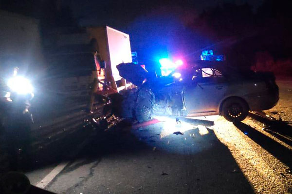 В Первоуральске сотрудники ГИБДД устанавливают обстоятельства ДТП, в результате которого пострадали два человека В Первоуральске сотрудники ГИБДД устанавливают обстоятельства ДТП, в результате которого пострадали два человека