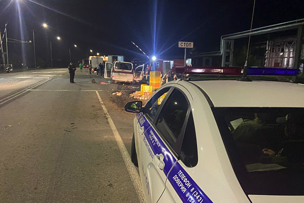 В Первоуральске ГИБДД выясняет причины ДТП, произошедшего у железнодорожного переезда