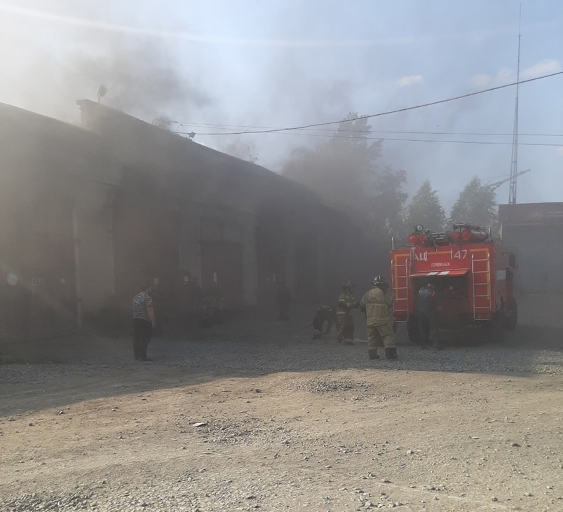 Первоуральцы сообщают о пожаре в районе АТП Первоуральцы сообщают о пожаре в районе АТП