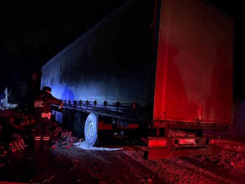 В Первоуральском районе произошло смертельное ДТП | В Свердловской области столкнулись два грузовика