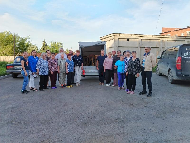 Свердловский фонд «Ветераны СВО и КТО» отправили на фронт мотоцикл и маскировочные сети   | Жители Свердловской области собрали гуманитарный груз для участников СВО  