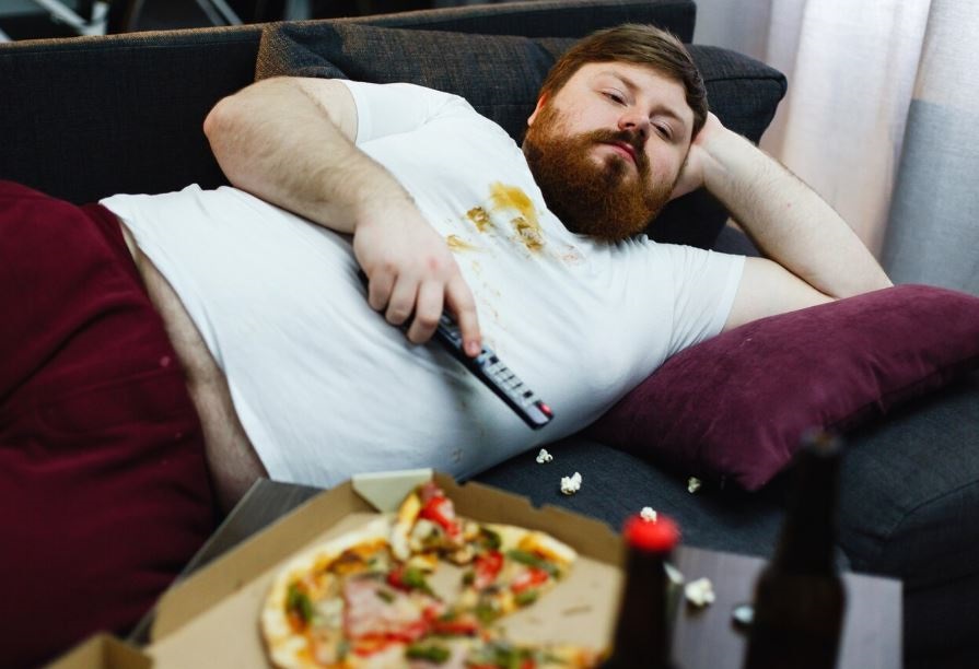 Ученые из Польши выяснили: брак повышает риск ожирения у мужчин в 3,2 раза | Польские ученые обнаружили, что брак делает мужчин толще