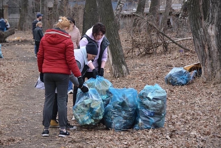 В Первоуральске начался сезон городских субботников | В Первоуральске стартовал сезон весенних субботников В Первоуральске начался сезон городских субботников | В Первоуральске стартовал сезон весенних субботников