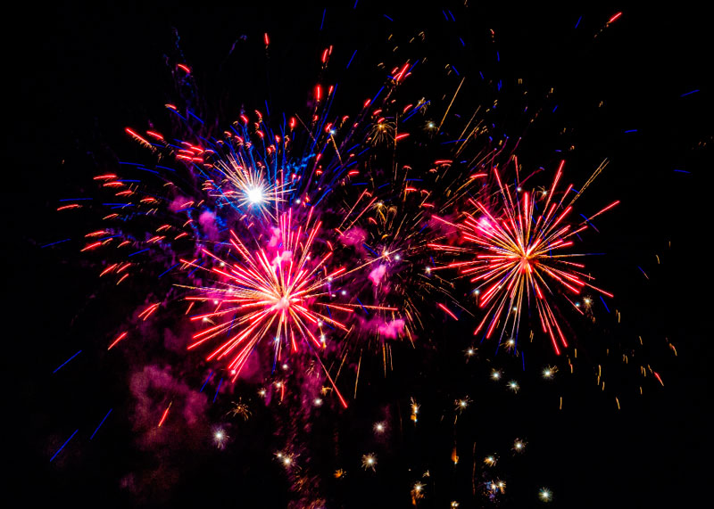 Петарда с химическим оружием: в России распространяют фейки об украинской пиротехнике | В России стали распространять фейки об украинской пиротехнике с «опасными веществами»