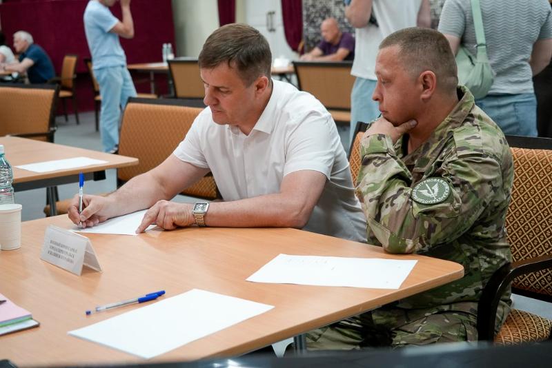 В Первоуральске состоялась межведомственная встреча с участниками СВО  | В Первоуральске решили проблемы ветеранов СВО за один день  