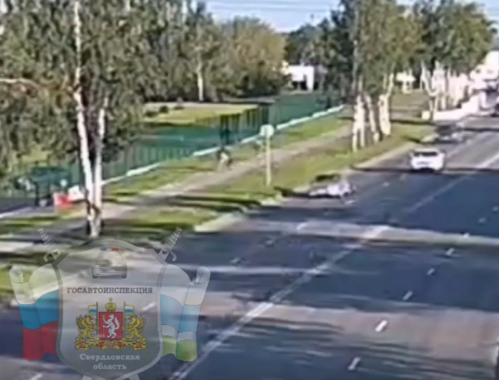 В Первоуральске колесо автомобиля отлетело на ходу и попало в велосипедиста 