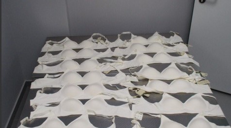 200 бюстгальтеров для родственницы: на Урале задержали иностранца с 17 кг женского белья | Свердловские таможенники задержали пассажира с 17 кг женского белья  