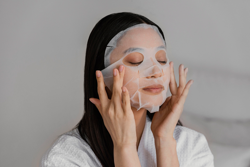 Утром увлажняющая сыворотка, вечером — себорегулирующая: как я балансирую комбинированную кожу в солнечный сезон