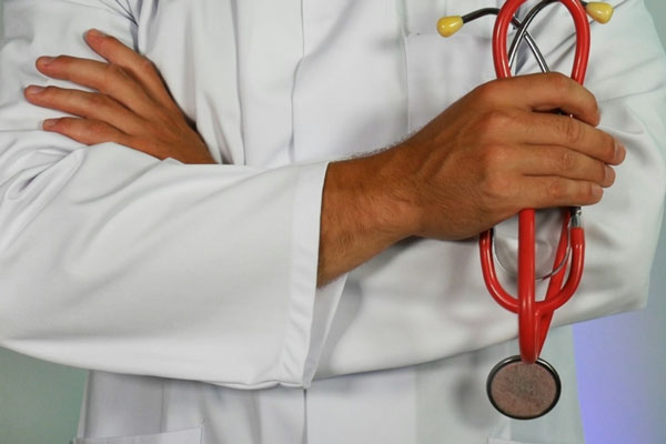 За 2024 год первоуральские онкологи выявили злокачественные новообразования у 635 человек | Медики выявили злокачественные новообразования более чем у 600 уральцев в 2024 году