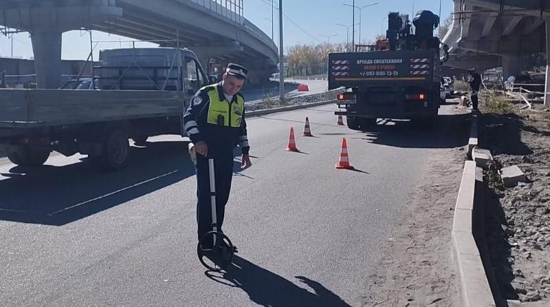 В Свердловской области сбили подростка | В Екатеринбурге водитель грузовика наехал на подростка В Свердловской области сбили подростка | В Екатеринбурге водитель грузовика наехал на подростка