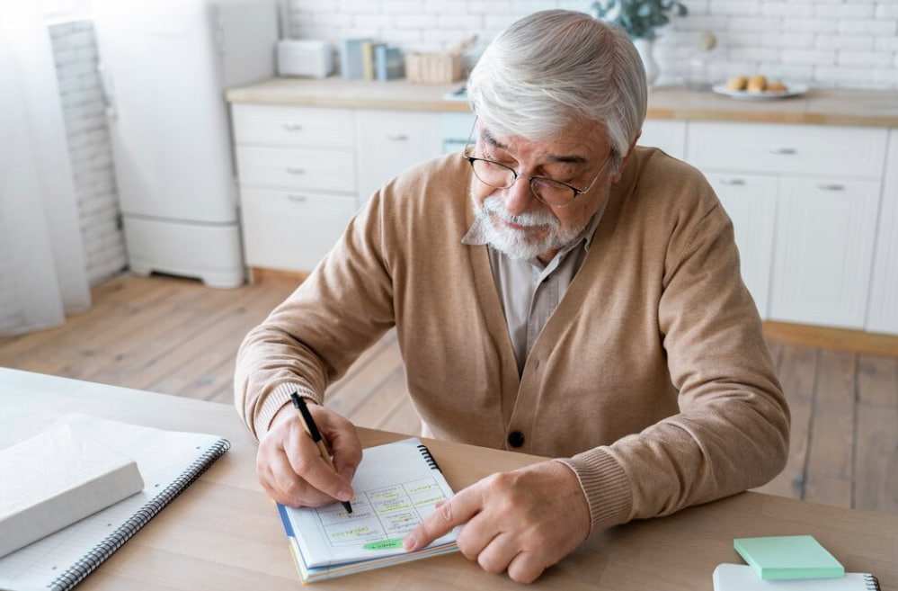 Работающим пенсионерам в 2025 году начнут индексировать выплаты | Госдума приняла закон об индексации выплатам работающим пенсионерам Работающим пенсионерам в 2025 году начнут индексировать выплаты | Госдума приняла закон об индексации выплатам работающим пенсионерам