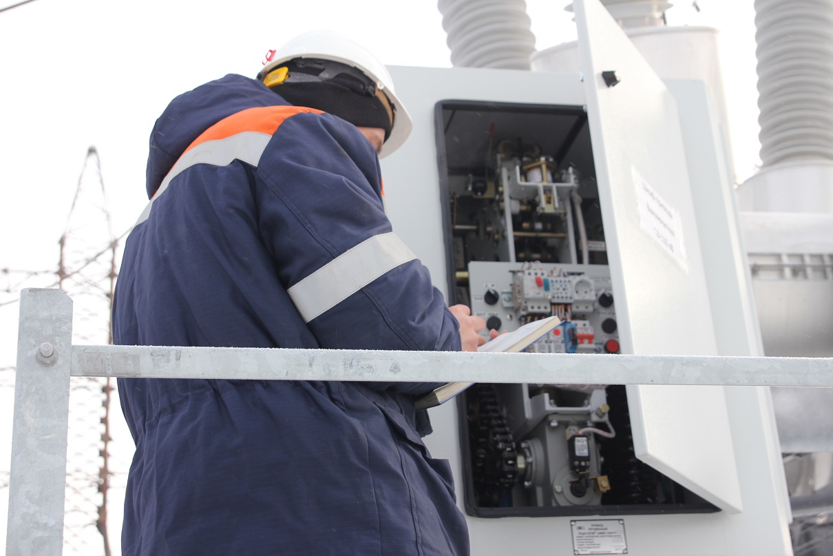 «Облкоммунэнерго» продолжает плановые ремонты электросетей Первоуральска