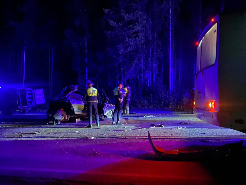 «Вышел вынести мусор» — стало известно, кто погиб в ДТП под Первоуральском  | Возлюбленная уральца, погибшего в ДТП, не может забрать его тело 