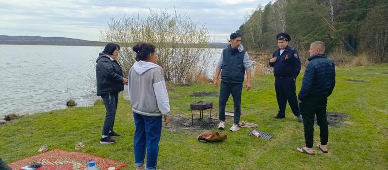 Свердловчанам плевать на штрафы: в майские праздники жители Урала допустили более 280 нарушений пожарной безопасности | На Урале выявили более 280 нарушений правил пожарной безопасности