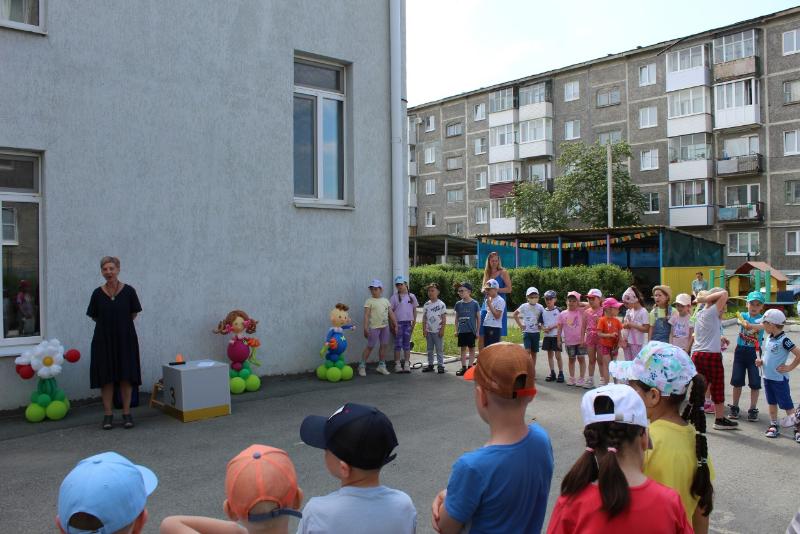 В Первоуральске открылись летние лагеря: в них отдохнут около 3500 детей | В Первоуральске начали работу летние лагеря дневного пребывания В Первоуральске открылись летние лагеря: в них отдохнут около 3500 детей | В Первоуральске начали работу летние лагеря дневного пребывания