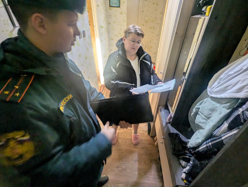 В Первоуральске прошел рейд по пожарной безопасности | Первоуральские сотрудники ОНД провели рейд по пожарной безопасности