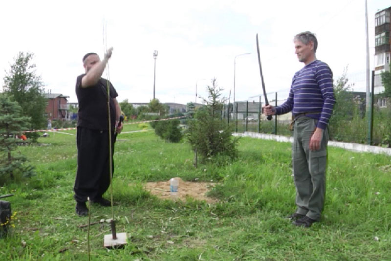 Шашка, лук и кнут: как в Первоуральске прошли соревнования казаков | Казаки Первоуральска померились силой в пяти традиционных дисциплинах