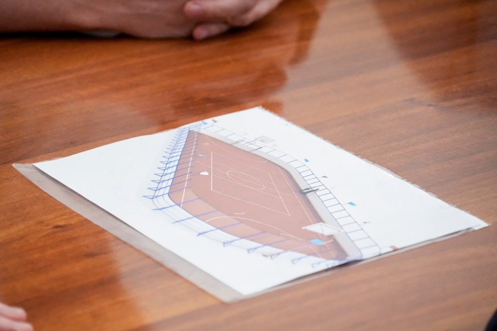 Жителям Первоуральска рассказали, что будет на новой спортивной площадке в районе Пильная | На Урале оборудуют новую многофункциональную спортивную площадку