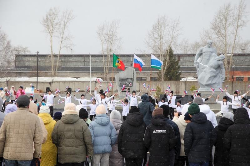 В поселке под Первоуральском открылся обновленный Парк Победы | В Новоуткинске завершился ремонт Парка Победы