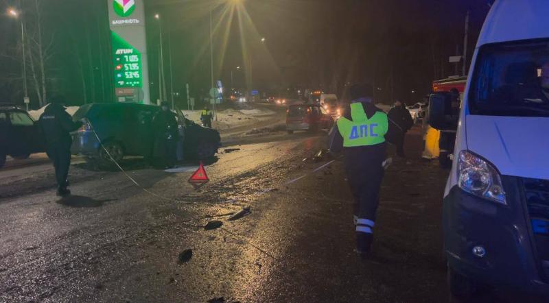 На Урале пьяный водитель наехал на встречную машину: один человек погиб | В Свердловской области пьяный водитель спровоцировал смертельное ДТП
