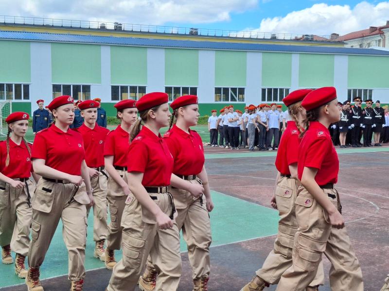 Юные патриоты Первоуральска показали себя на конкурсе, посвященном 80-летию Победы | В Первоуральске прошел конкурс «Смотр строя и песни»