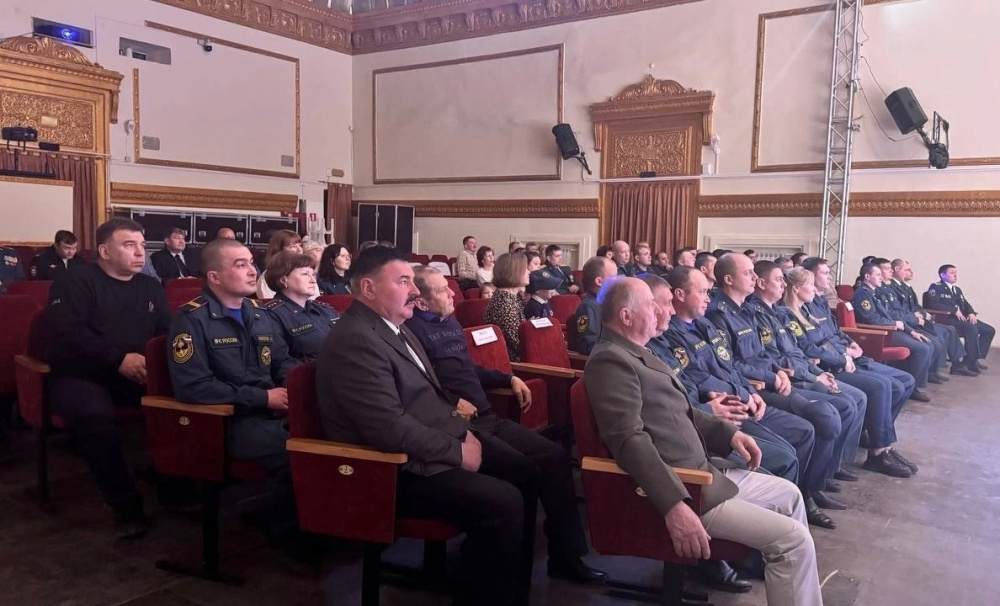 Торжественный концерт в Первоуральске: поздравление с 375-летием пожарной охраны России | В Первоуральске состоялся торжественный концерт в честь 375-летия пожарной охраны России