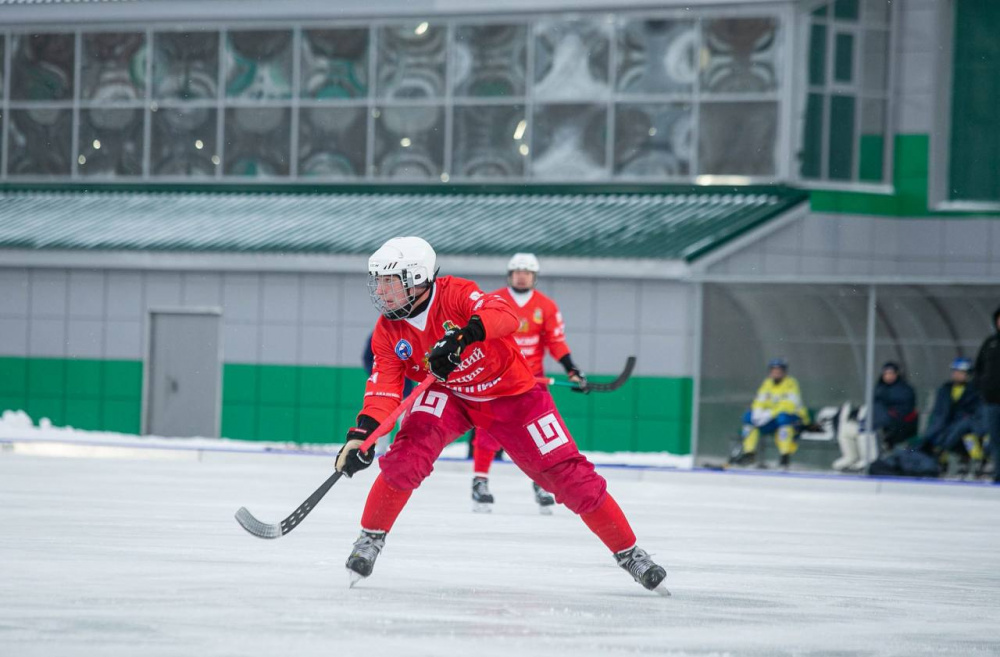 Первоуральские хоккеисты одержали победу в борьбе с командой из Казани | Уральские хоккеисты боролись за победу в матче чемпионата России