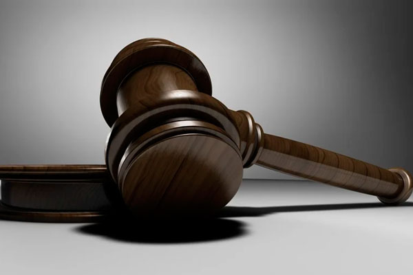 Больше 180 тысяч рублей взыскали первоуральцы с соседей за сгоревший из-за сигареты балкон