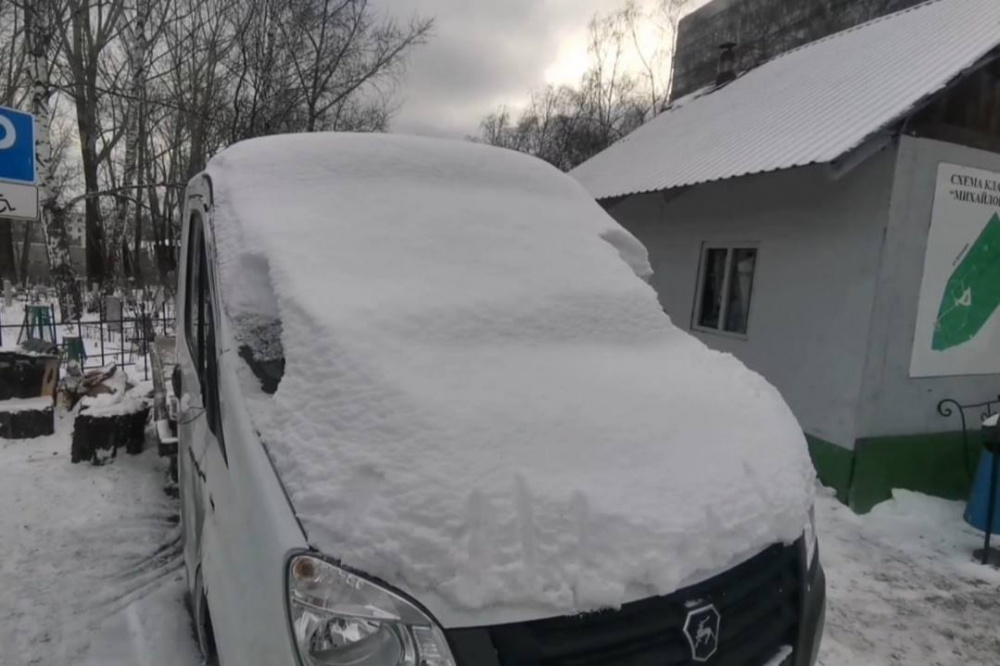 Спрятал на кладбище и замаскировал под сугроб: свердловчанин не хотел отдавать авто судебным приставам | Уралец замаскировал под сугроб автомобиль, который хотели конфисковать Спрятал на кладбище и замаскировал под сугроб: свердловчанин не хотел отдавать авто судебным приставам | Уралец замаскировал под сугроб автомобиль, который хотели конфисковать