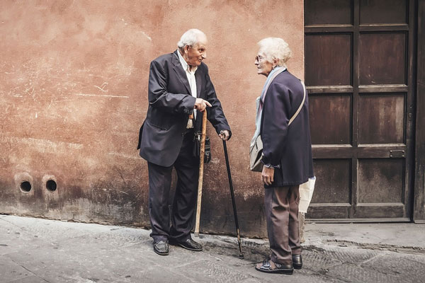 В России начали действовать новые льготы для пенсионеров | Эксперт Киреева рассказала о новых льготах для пенсионеров