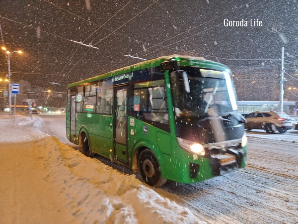 В Екатеринбурге во время репетиций парада Победы изменят маршруты трех автобусов | В связи с проведением репетиций парада Победы в Екатеринбурге частично изменят маршруты автобусов