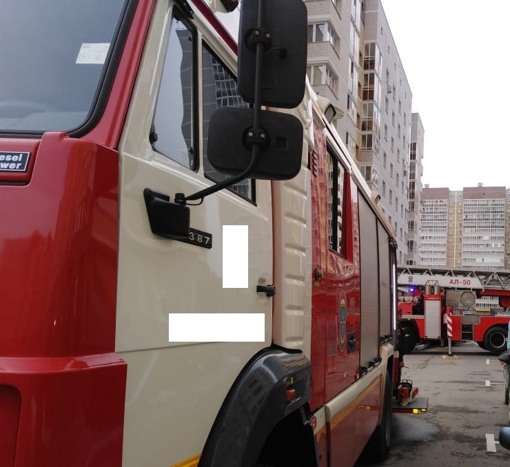 В Первоуральске днем сгорел магазин В Первоуральске днем сгорел магазин