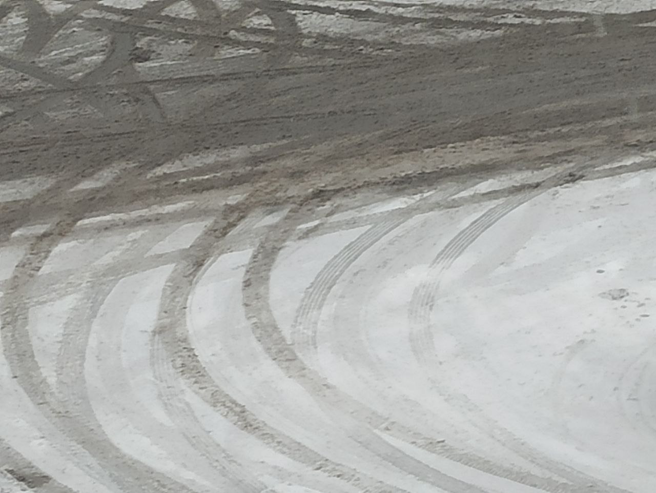 Под Первоуральском ликвидируют последствия первого снегопада Под Первоуральском ликвидируют последствия первого снегопада